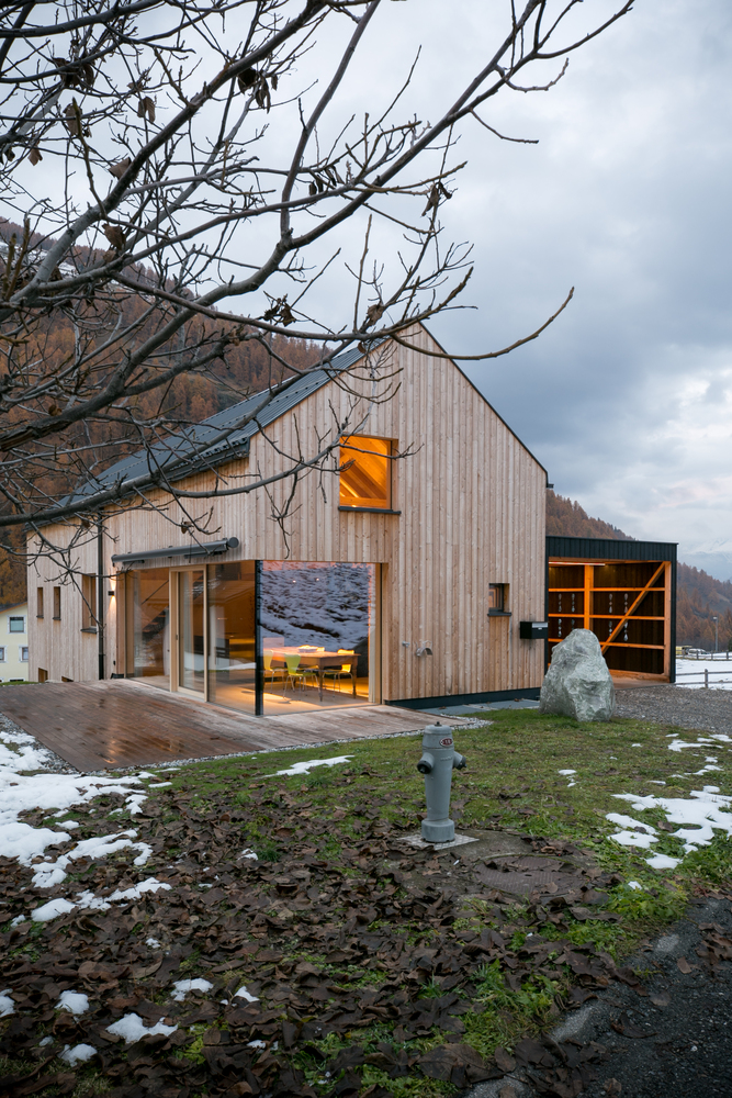 Modern Hillside Homes: The Integration of Design and Nature in House ...