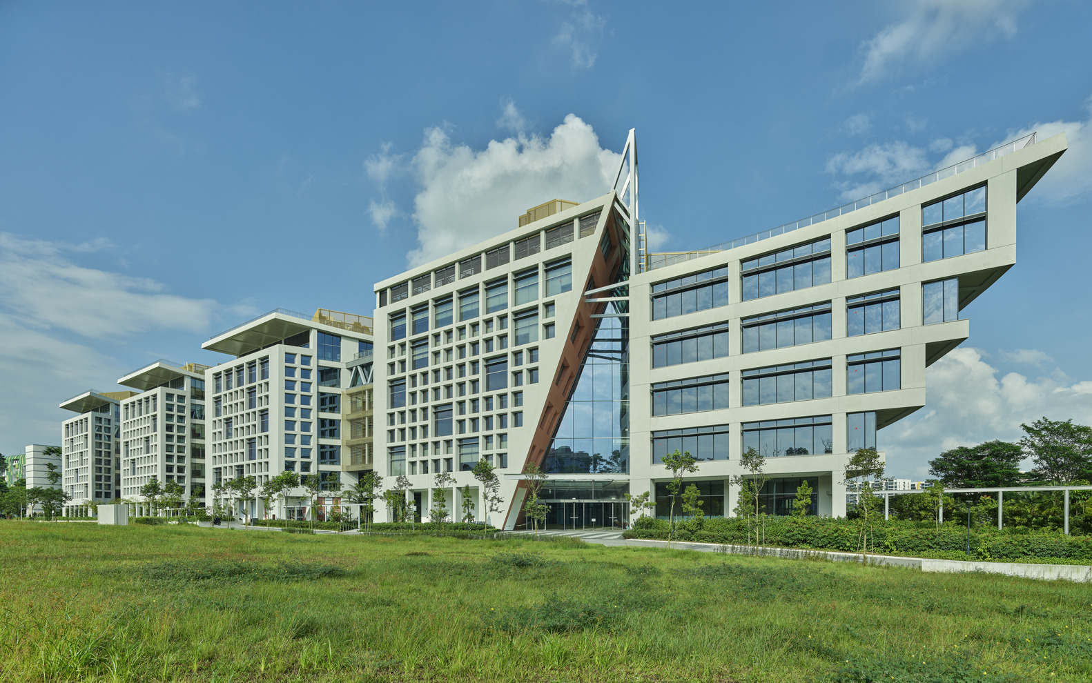 Sustainable Office Campus Design: A Closer Look at Surbana Jurong ...